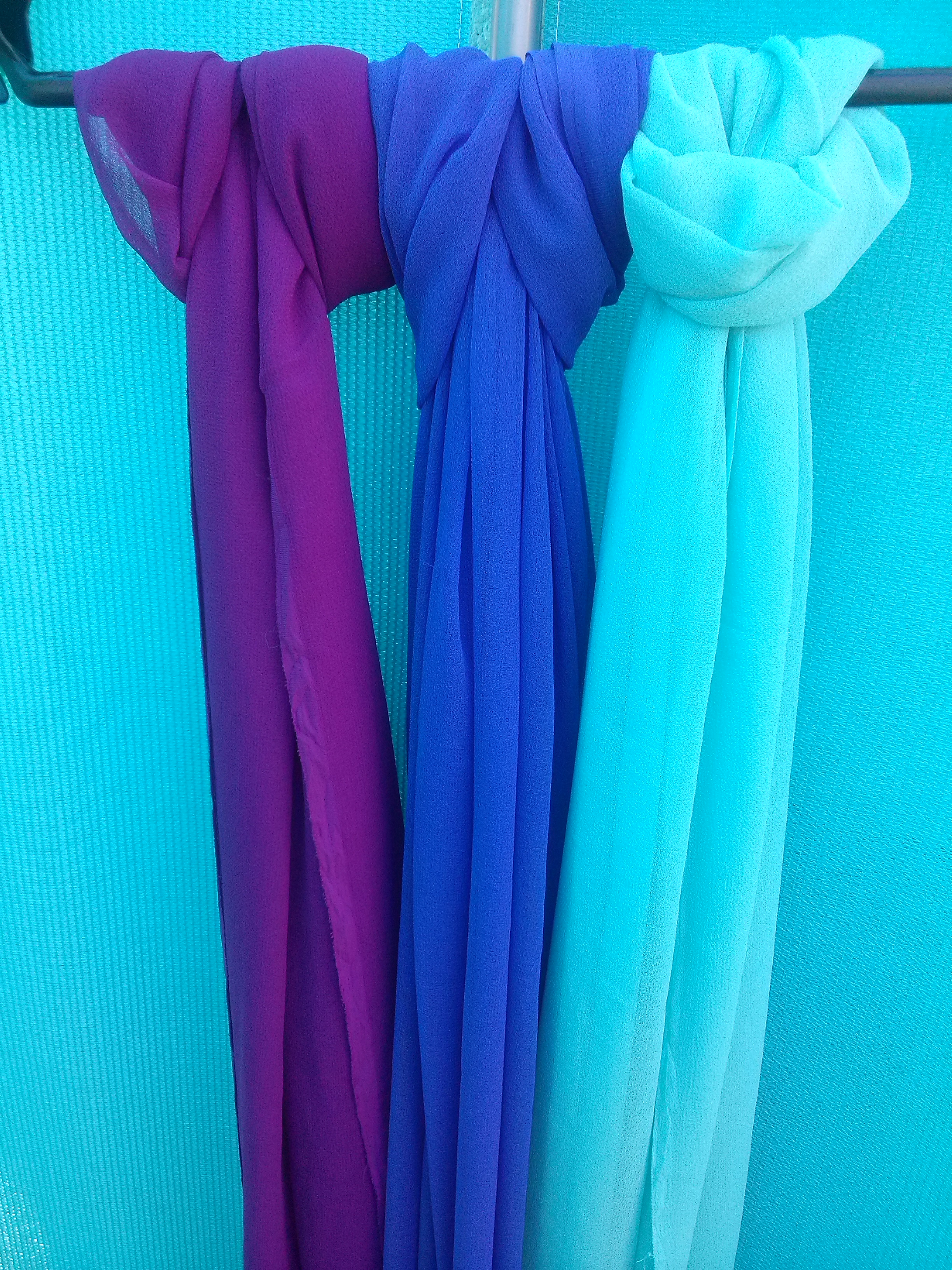 Chiffonschals je 8 €