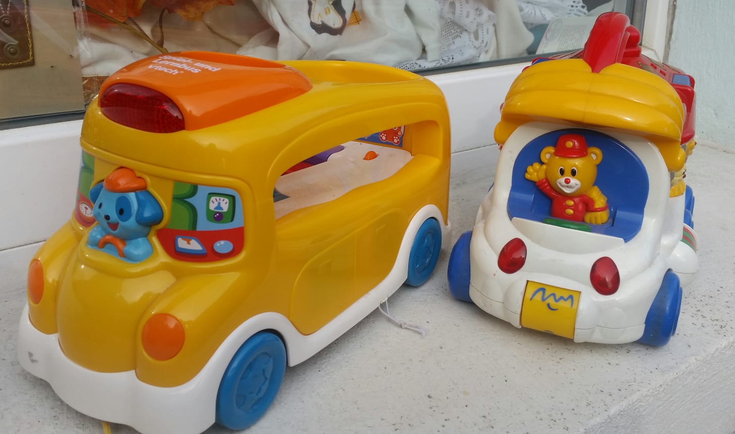 Aktivspielzeug für Kleinkinder je 9,90 €